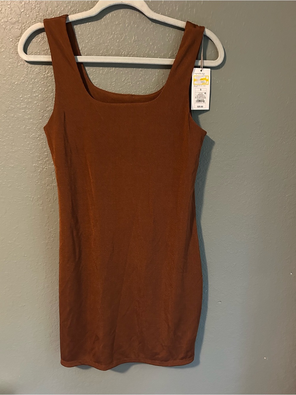 Brown ribbed fitted dress #ribbed #basics